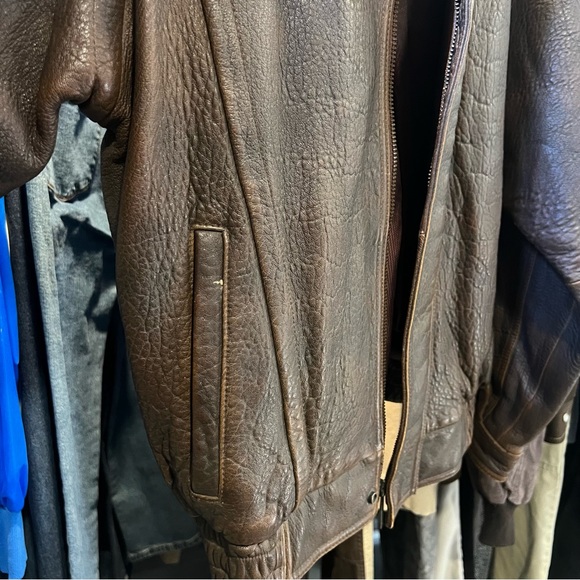 90’s Wilsons Bomber Leather Jacket - Picture 8 of 10